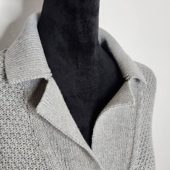 L.L. Bean Woman's Button-down Sweater Size Medium - Picture 4 of 6